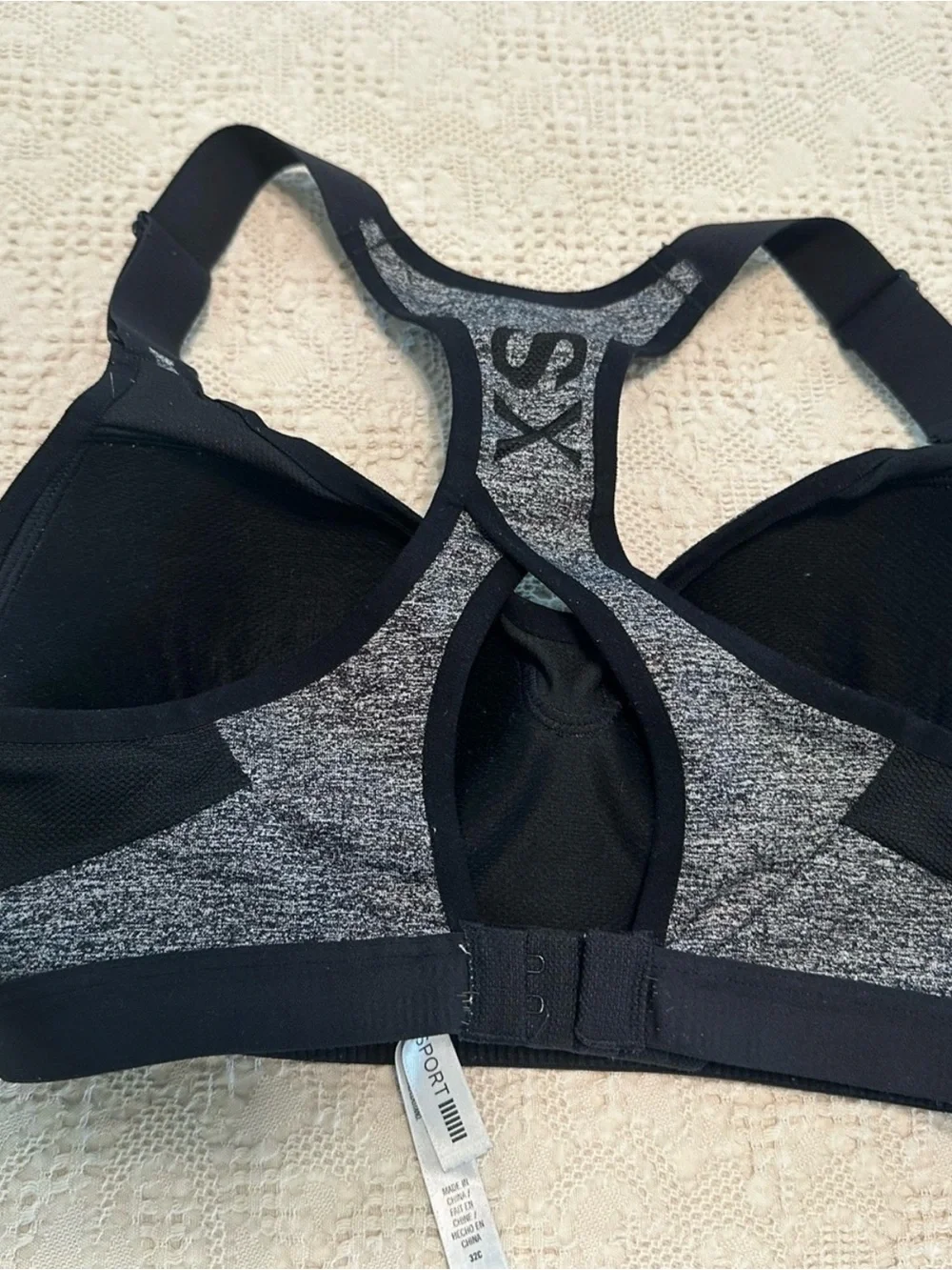 Victoria's Secret VSX Sport Heathered Black & Gray Racerback Sports Bra 32C - Picture 5 of 9